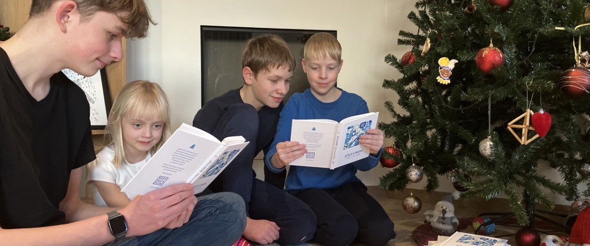 Belgias elavad Eesti lapsed Jõuluriimi raamatuga. 