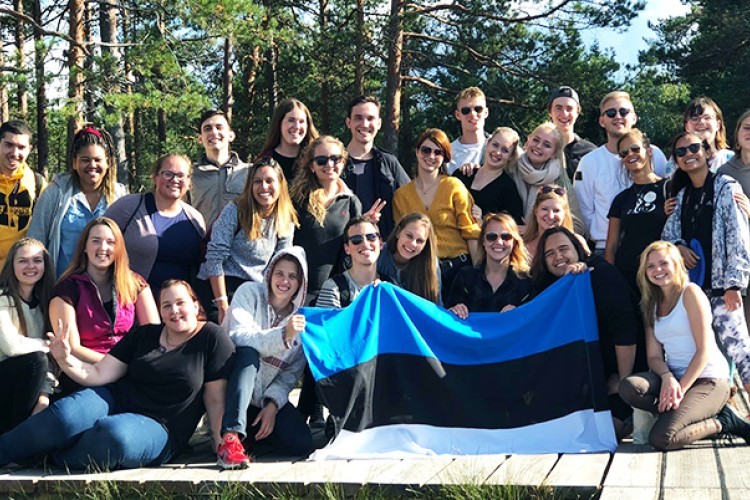Rahvuskaaslaste noortevahetus Eestis - Tagasi juurte juurde!