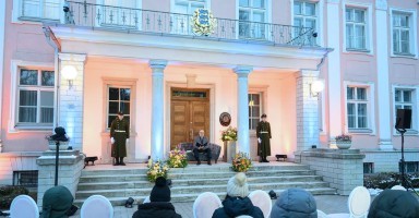 Emakeelepäeva suur ettelugemine Kadriorus