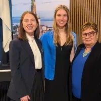 Anna-Lisa Merilind, Eesti Vabariigi saatkonna Washingtonis poliitikaküsimuste nõunik ja Lily Lamp.