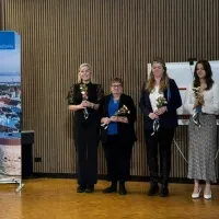 Lõpukõnes tänas Eesti Maja president Aarne Elias esinejaid, andes üle kaunilt kaunistatud kommipakid Eesti kooli õpilastele ning kaunid lilled õpetajatele ja esinejatele. Elias tänas kõiki osalejaid, samuti neid, kes panustasid oma aega ja vaeva ürituse kordaminekuks.