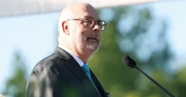 President Karis iseseisvuse taastamise aastapäeval: vajame võimu ja kodanike ausat kahekõnet