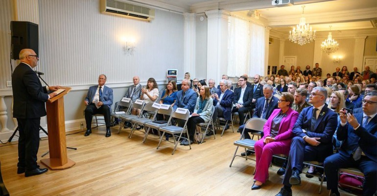President Karis New Yorgi Eesti Majas