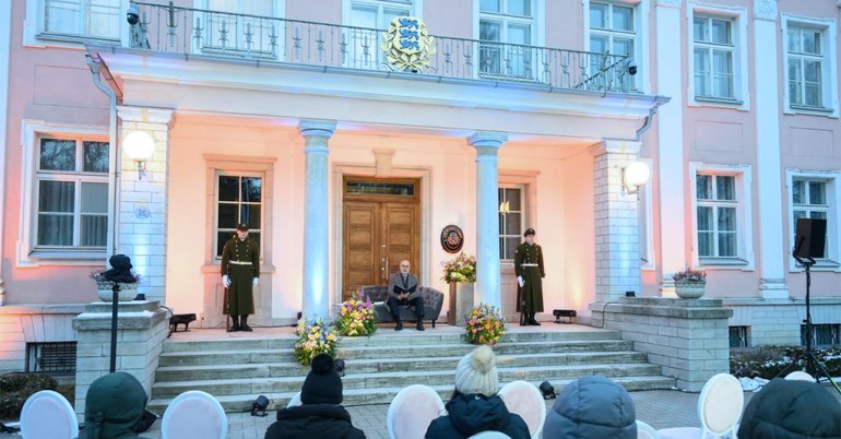 Emakeelepäeva suur ettelugemine Kadriorus