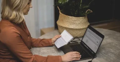 ID-kaarti ja passi saab taotleda iseteeninduses või posti teel.